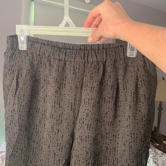 Eileen Fisher silk print ankle pant - Picture 2 of 4